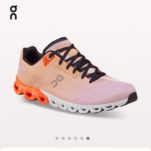 BRAND NEW On Cloudflow shoes in Rose|Fuji Size 8